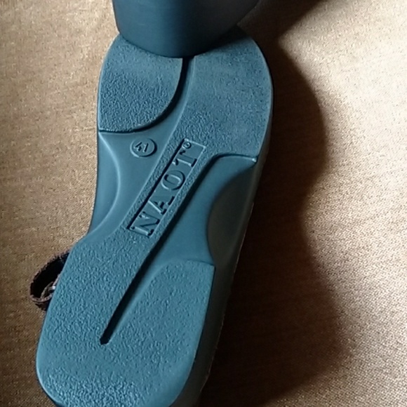NAOT sandals - Picture 4 of 5